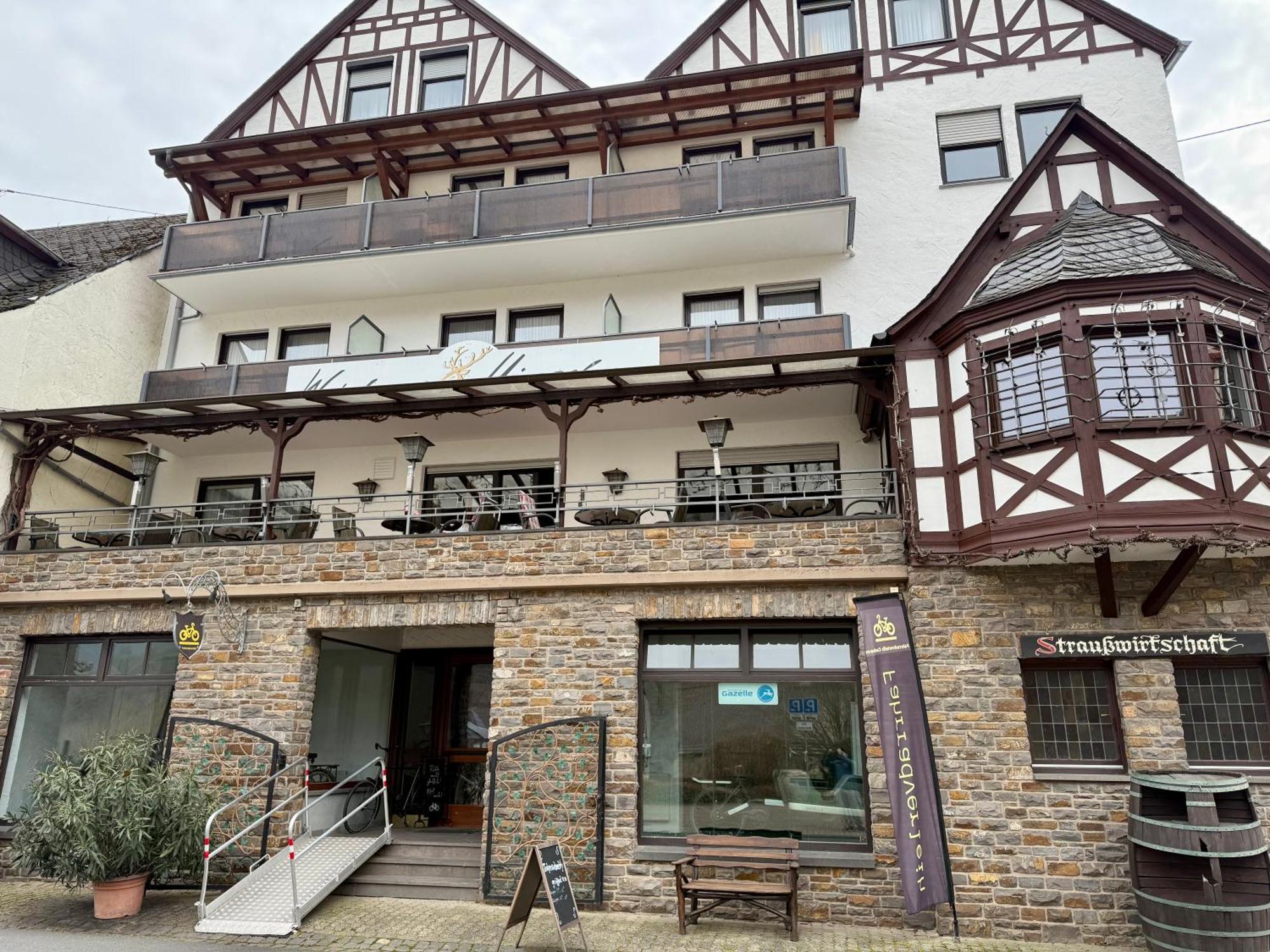 Hotel Weinhaus Hirschen Bruttig Exterior foto