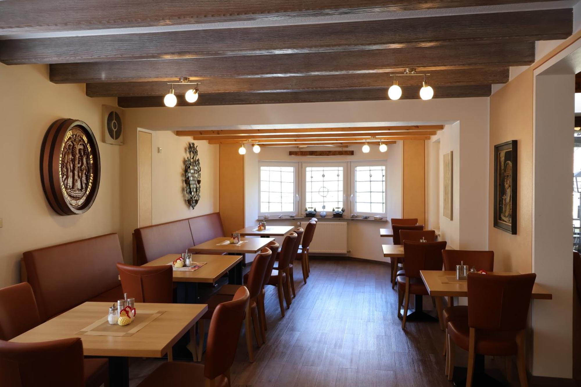 Hotel Weinhaus Hirschen Bruttig Exterior foto